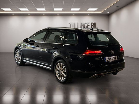 Volkswagen Golf Alltrack 3 of 24
