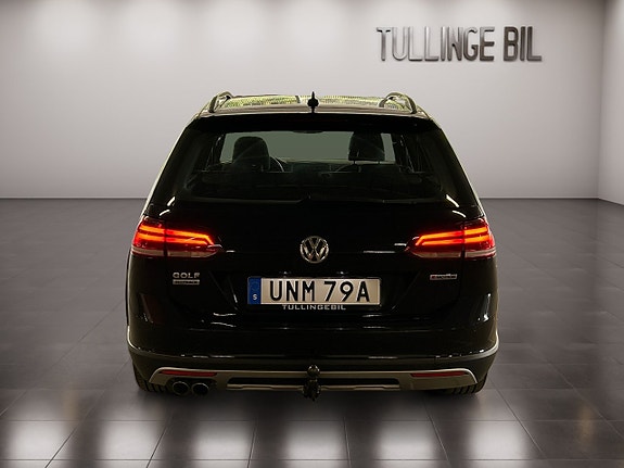 Volkswagen Golf Alltrack 4 of 24