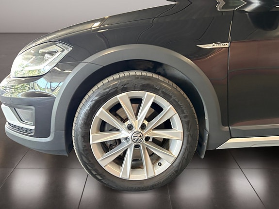 Volkswagen Golf Alltrack 24 of 24