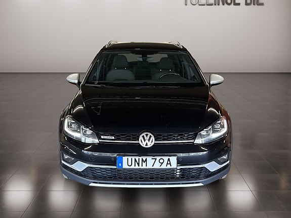 Volkswagen Golf Alltrack 8 of 24