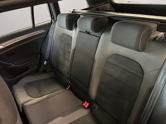 Volkswagen Golf Alltrack 13 of 24