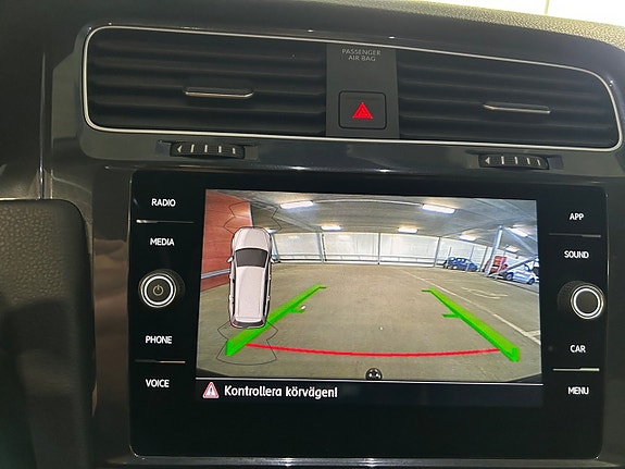 Volkswagen Golf Alltrack 16 of 24