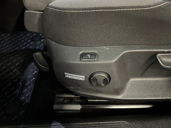 Volkswagen Golf Alltrack 10 of 24