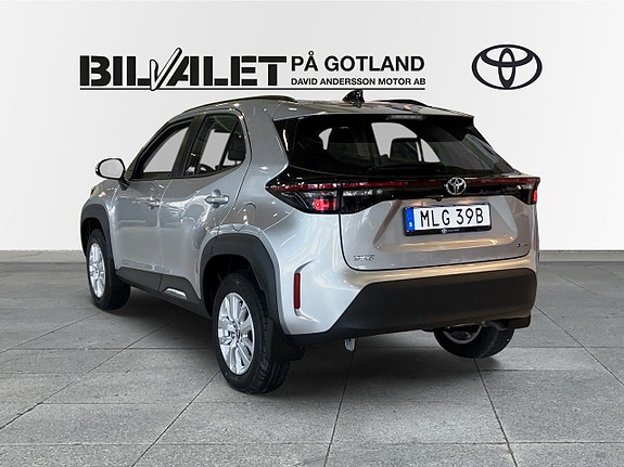 Toyota Yaris Cross 2 of 11