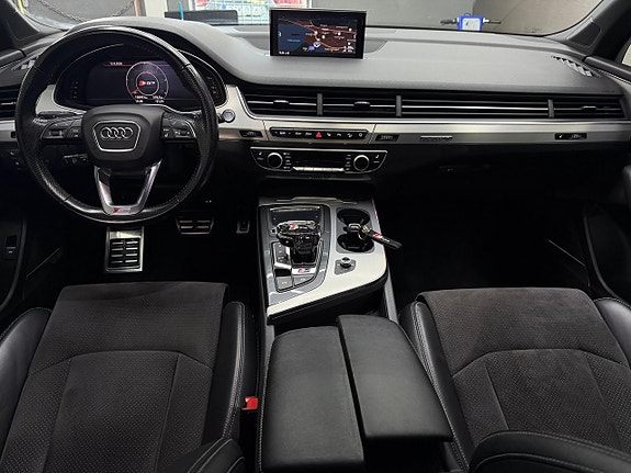 Audi Q7 12 of 27