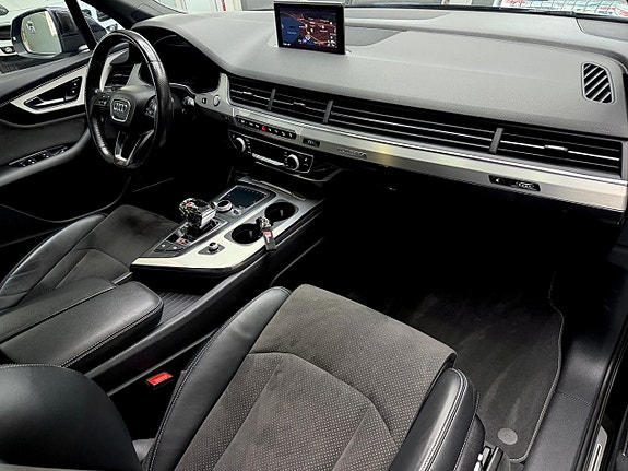 Audi Q7 24 of 27