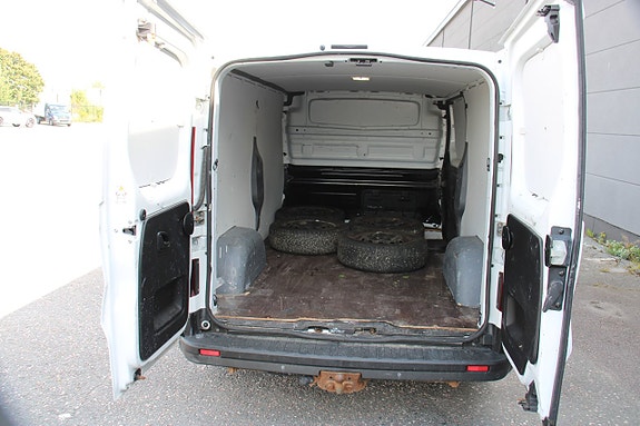 Renault Trafic 10 of 18