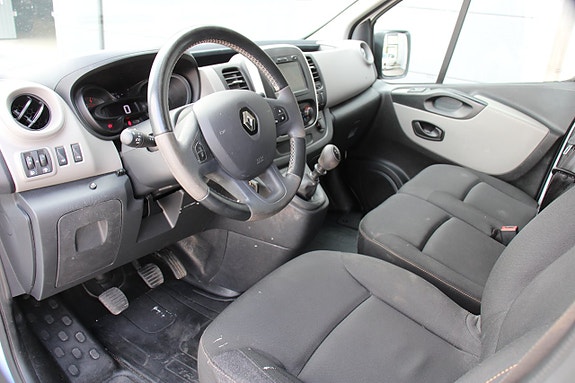 Renault Trafic 14 of 18