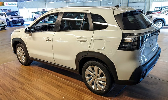 Suzuki S-Cross 3 of 7