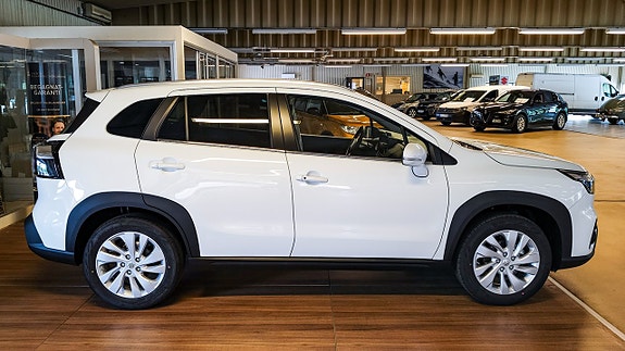 Suzuki S-Cross 5 of 7