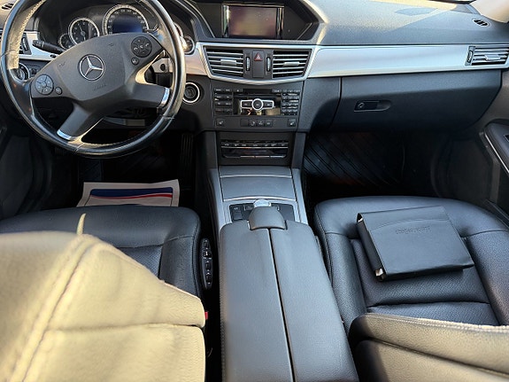 Mercedes-Benz E220 8 of 15