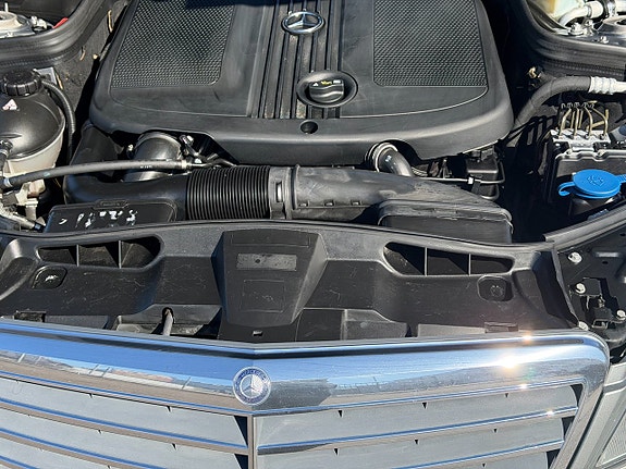 Mercedes-Benz E220 12 of 15