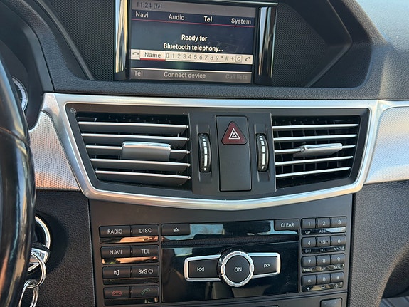 Mercedes-Benz E220 10 of 15