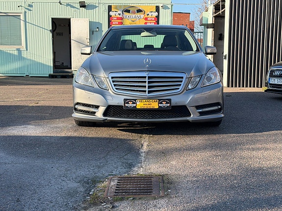 Mercedes-Benz E220 5 of 15
