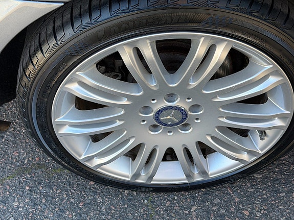 Mercedes-Benz E220 15 of 15
