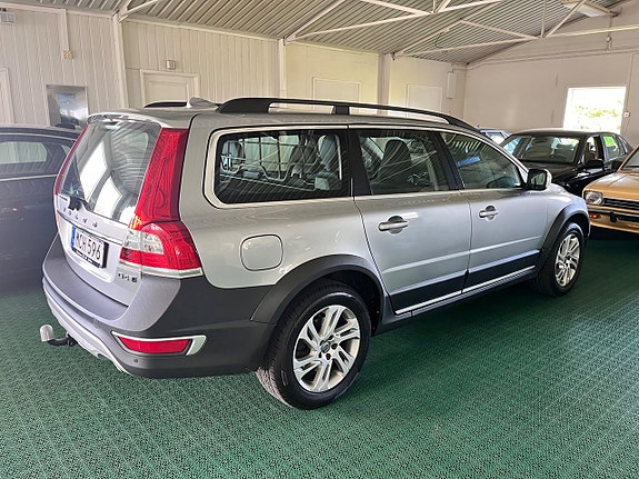 Volvo XC70 3 of 9