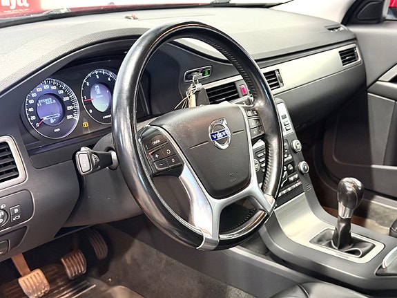 Volvo V70 10 of 15
