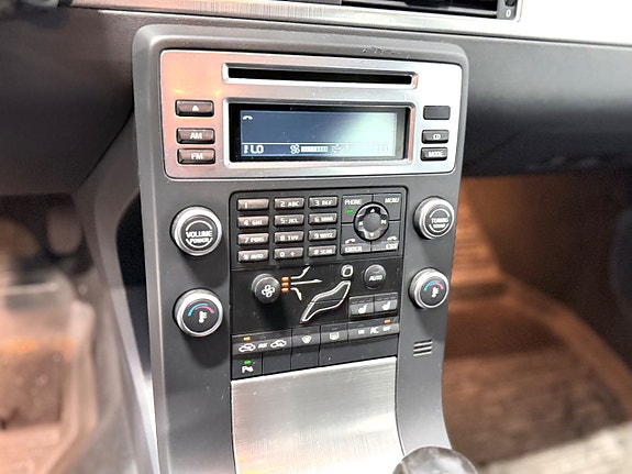 Volvo V70 13 of 15