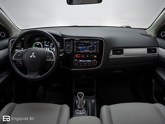 Mitsubishi Outlander 18 of 30