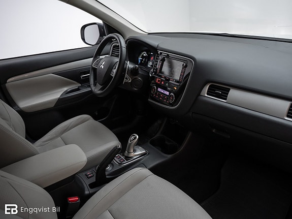 Mitsubishi Outlander 30 of 30