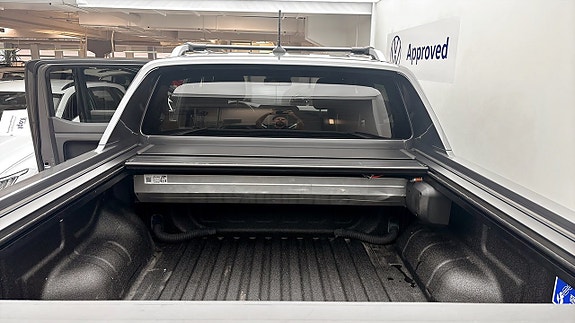 Volkswagen Amarok 12 of 12
