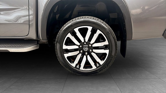 Volkswagen Amarok 6 of 12
