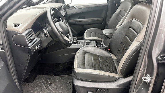 Volkswagen Amarok 8 of 12