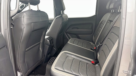 Volkswagen Amarok 11 of 12