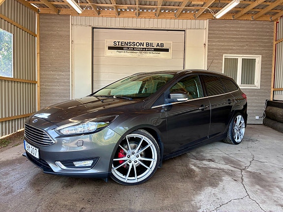 Ford Focus 2 of 12
