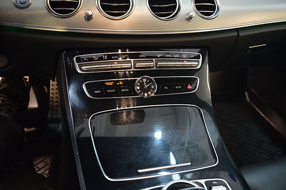 Mercedes-Benz E220 d 14 of 23