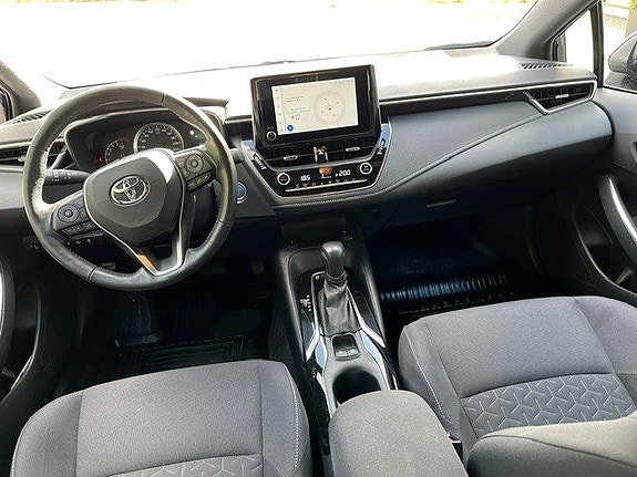 Toyota Corolla 4 of 7