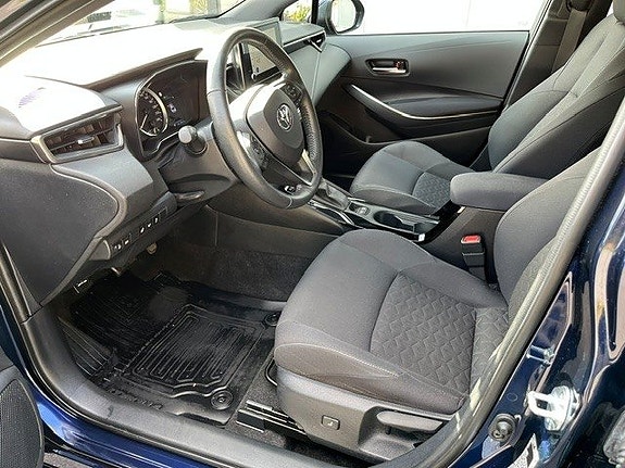 Toyota Corolla 3 of 7