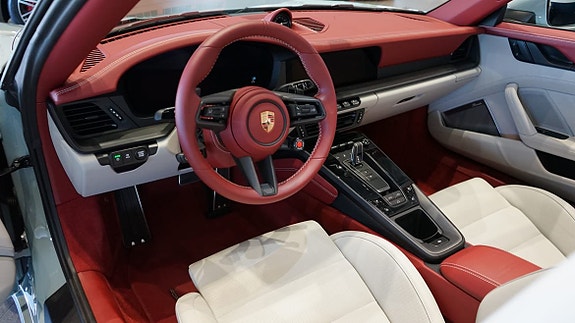 Porsche 911 8 of 13