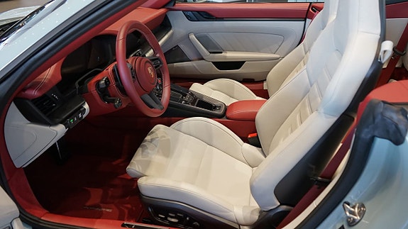 Porsche 911 9 of 13