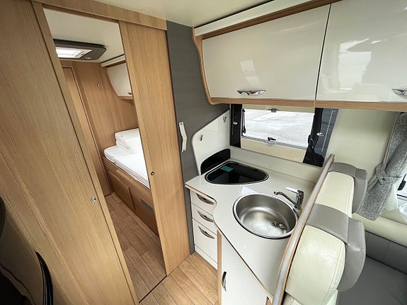 McLouis Nevis 375, 5 åkande, enkelsängar, toa bak, 3500 kg 9 of 27