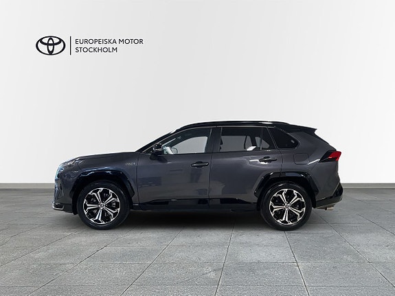 Toyota RAV4 3 of 19