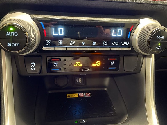 Toyota RAV4 15 of 19