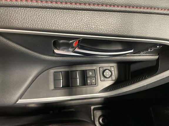 Toyota RAV4 12 of 19