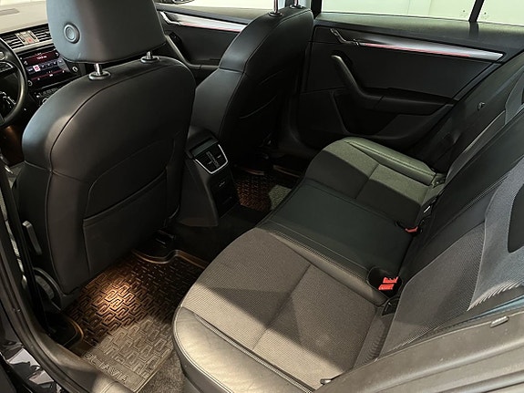 Skoda Octavia 10 of 21