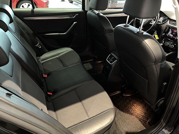 Skoda Octavia 8 of 21