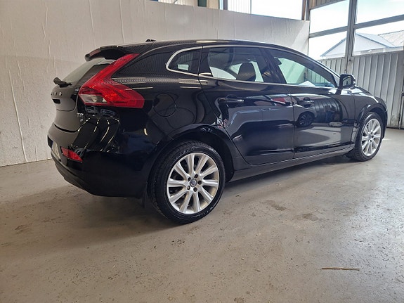 Volvo V40 23 of 24