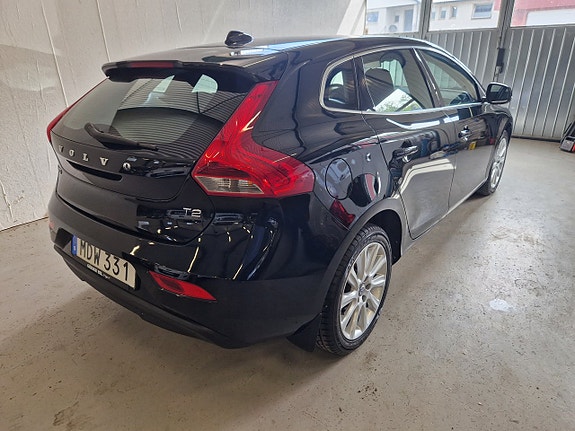 Volvo V40 22 of 24