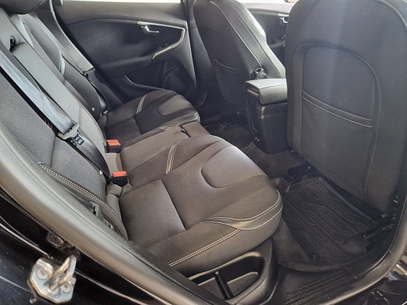 Volvo V40 13 of 24