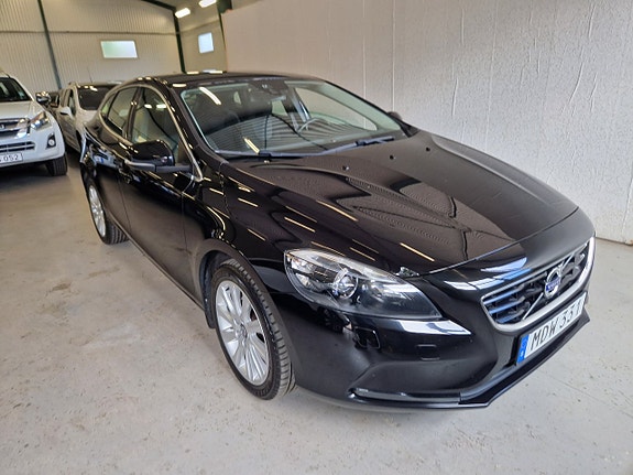 Volvo V40 17 of 24