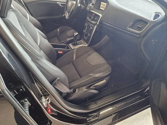 Volvo V40 5 of 24