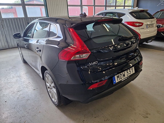 Volvo V40 24 of 24