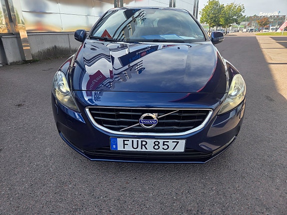 Volvo V40 14 of 21