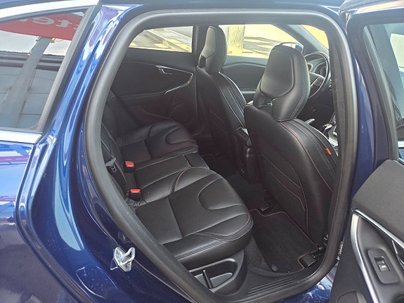 Volvo V40 9 of 21