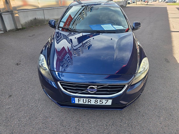 Volvo V40 13 of 21