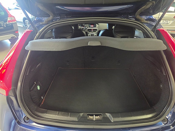 Volvo V40 7 of 25